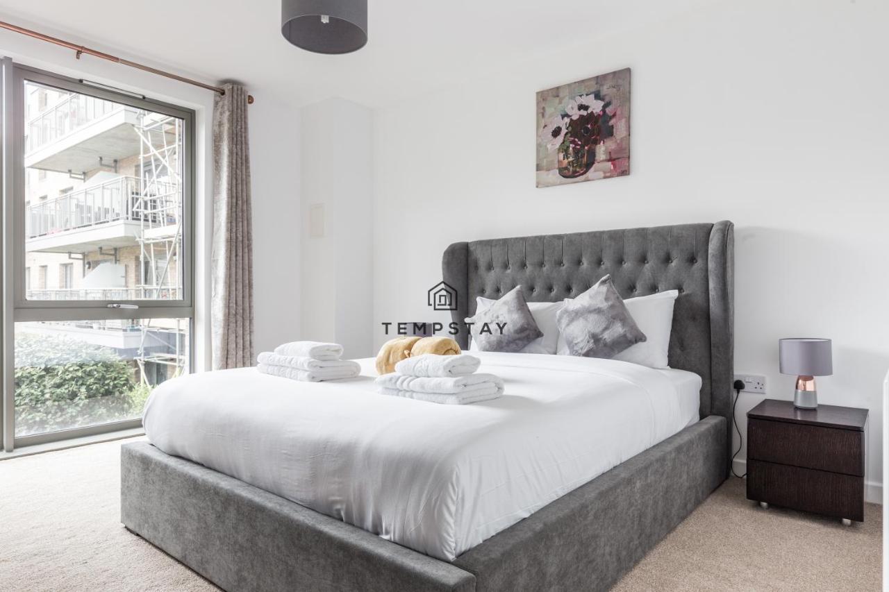 Modern Private Apartment -Balcony-Tube Station London Exterior photo